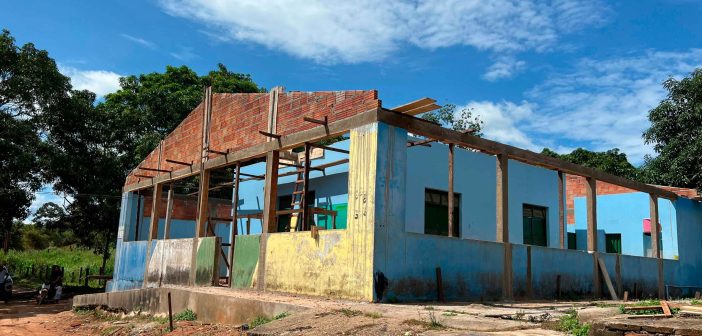 Educação em Foco: Reforma do Colégio Maria Ilza e Nova Rota do Transporte Escolar Beneficiam Comunidade