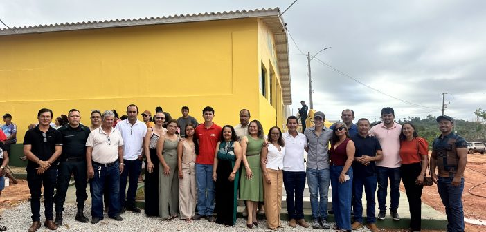 Não poderia ter um momento melhor para inaugurar a Escola Maria Ilza do que na véspera do Dia dos Pais.